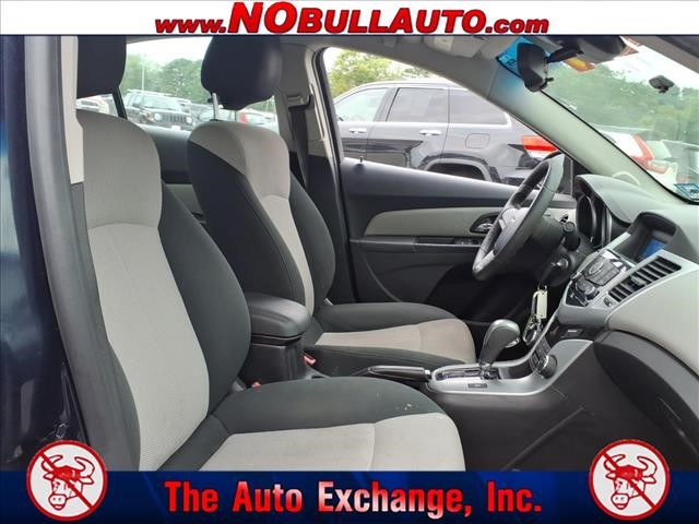 2011 Chevrolet Cruze LS:198285