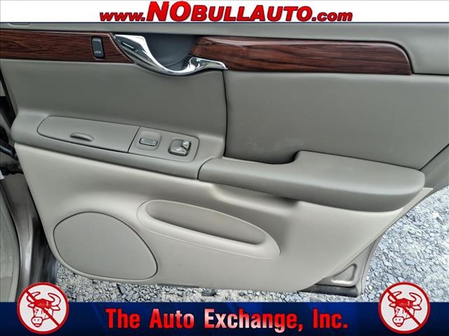 2004 Cadillac DeVille Base:RS25169