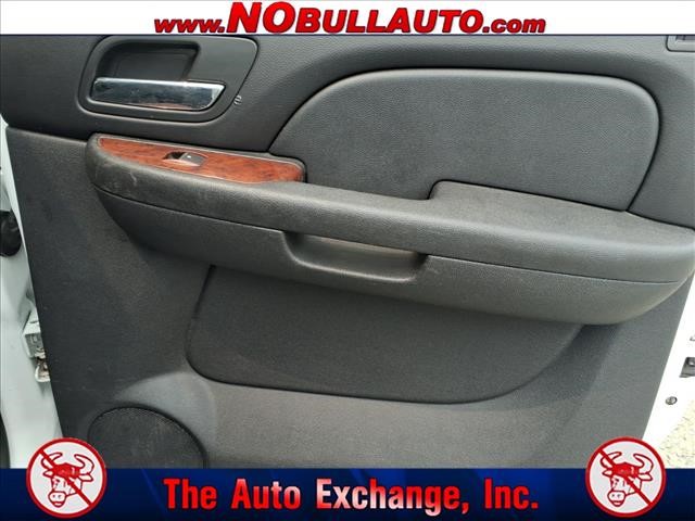 2011 Chevrolet Suburban LS:RS25184