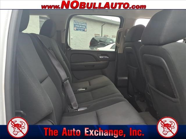 2011 Chevrolet Suburban LS:RS25184