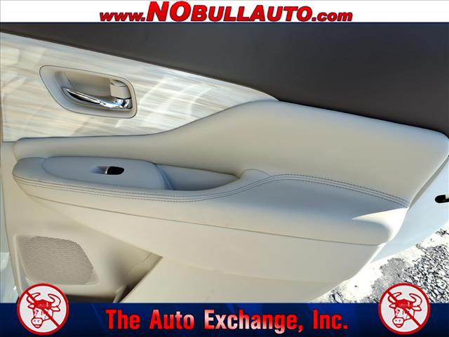 2017 Nissan Murano SL:RS25112