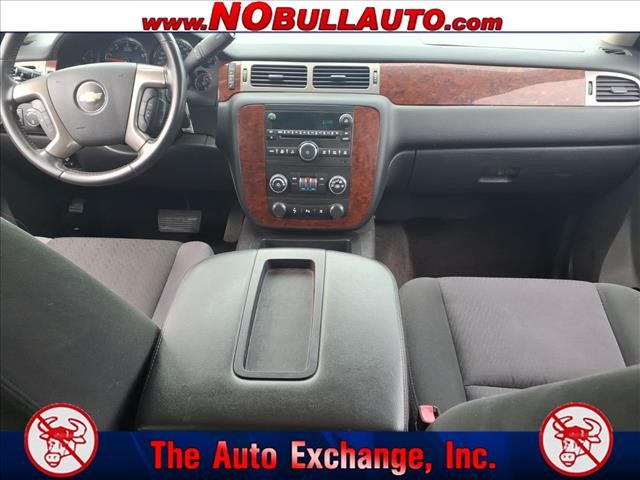 2011 Chevrolet Suburban LS:RS25184