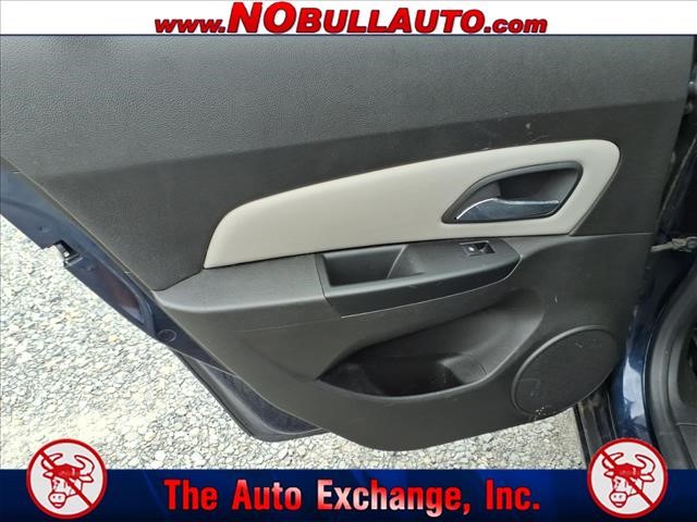 2011 Chevrolet Cruze LS:198285