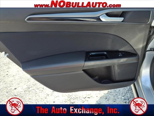 2013 Ford Fusion SE:RS25197