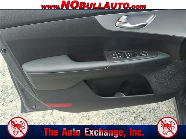 2023 Kia Forte LX:RS25183