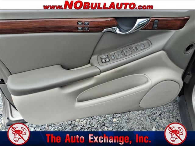 2004 Cadillac DeVille Base:RS25169