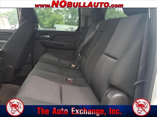 2011 Chevrolet Suburban LS:RS25184