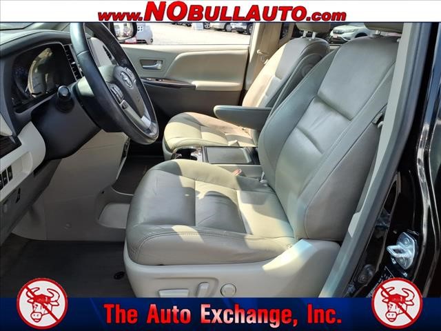 2016 Toyota Sienna XLE 7-Passenger Auto Access Seat:RS25198