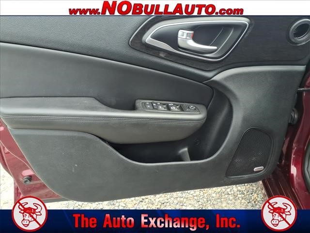 2015 Chrysler 200 C:RS25138