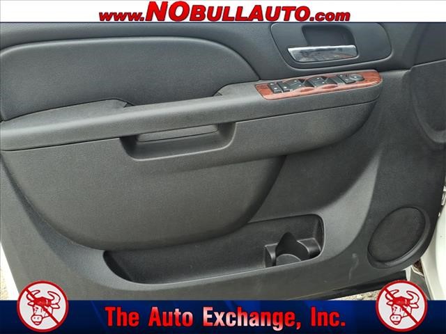 2011 Chevrolet Suburban LS:RS25184