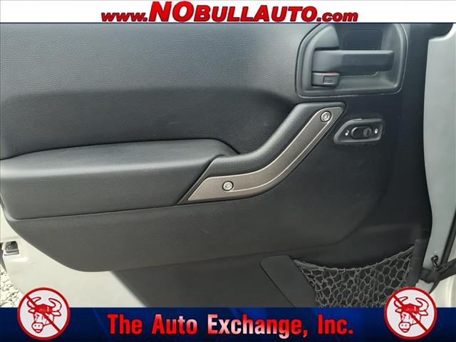 2011 Jeep Wrangler Unlimited Sport:RS25143