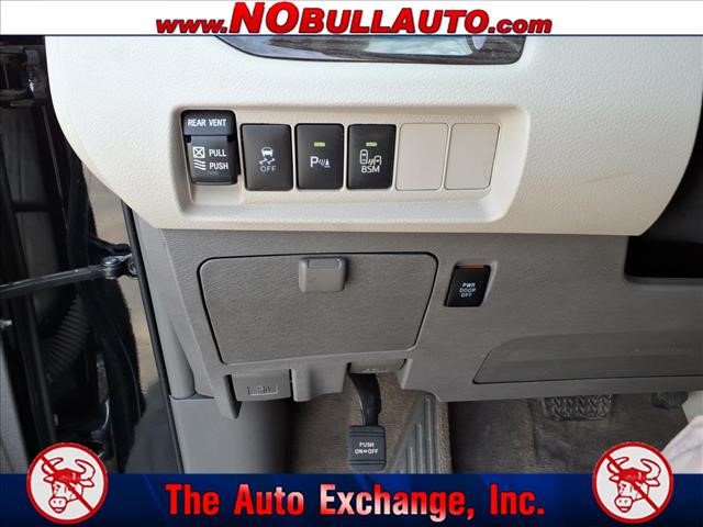2016 Toyota Sienna XLE 7-Passenger Auto Access Seat:RS25198