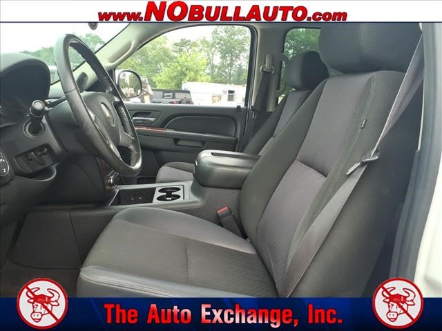 2011 Chevrolet Suburban LS:RS25184