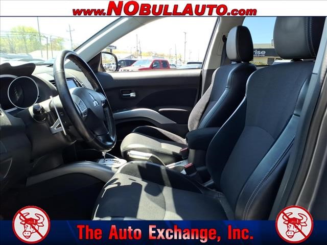 2012 Mitsubishi Outlander SE:RS25142