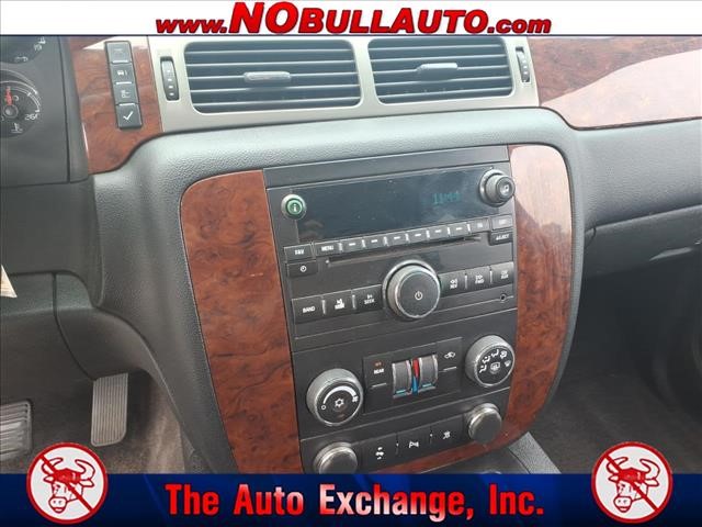 2011 Chevrolet Suburban LS:RS25184