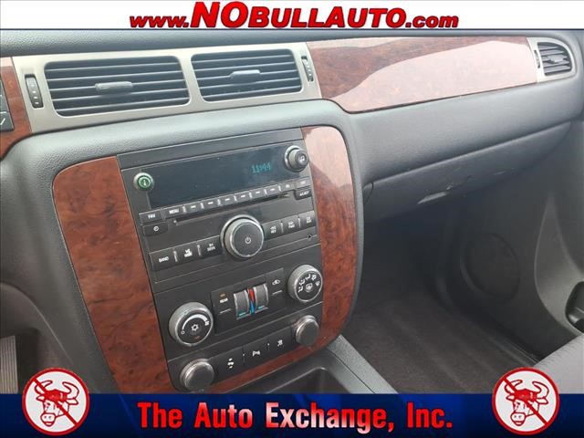 2011 Chevrolet Suburban LS:RS25184