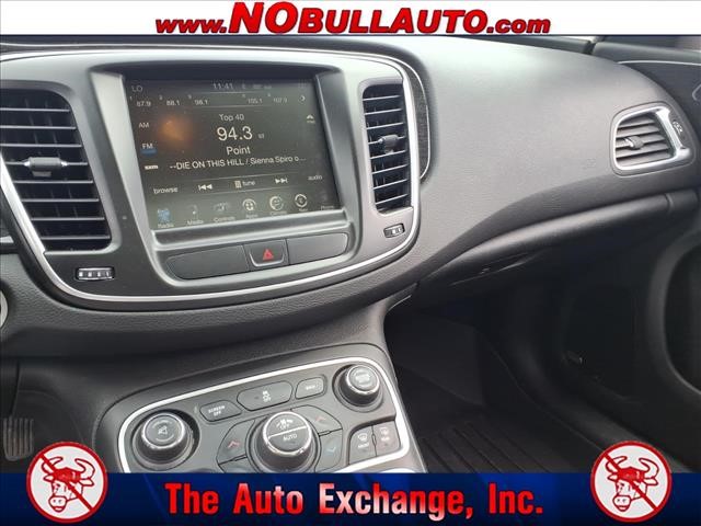 2015 Chrysler 200 C:RS25138