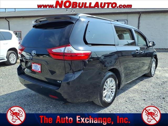 2016 Toyota Sienna XLE 7-Passenger Auto Access Seat:RS25198