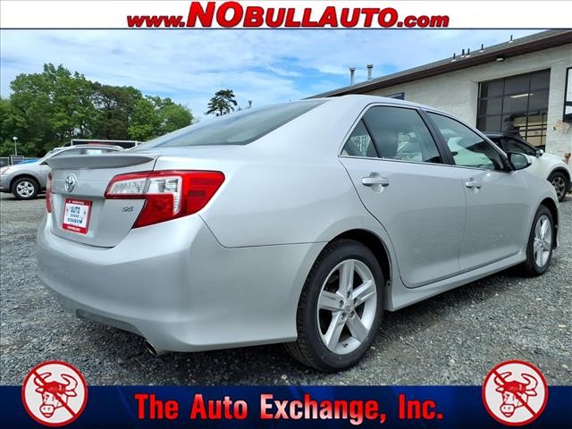 2014 Toyota Camry SE:RS25151