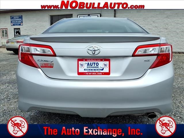 2014 Toyota Camry SE:RS25151