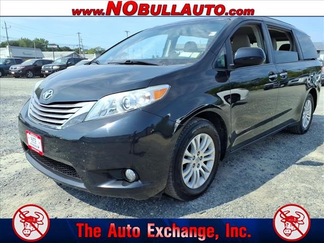 2016 Toyota Sienna XLE 7-Passenger Auto Access Seat:RS25198