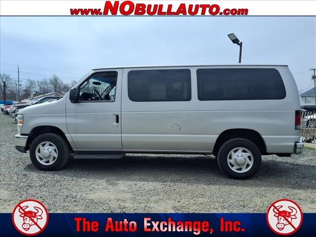 2011 Ford E-Series E-350 SD XLT:RS25140