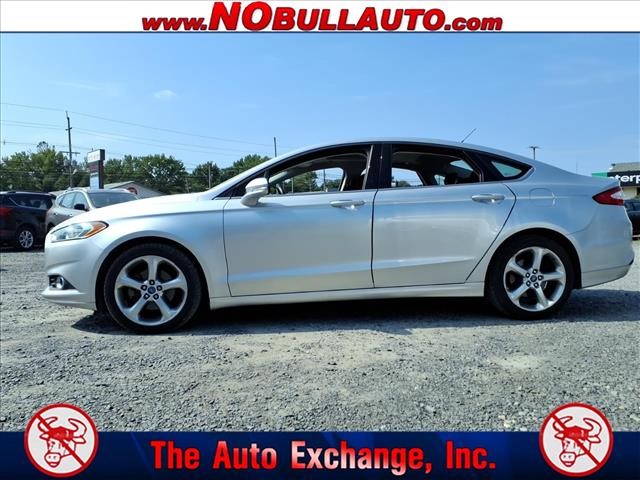 2013 Ford Fusion SE:RS25197