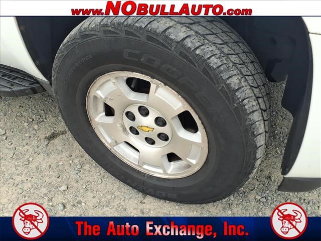 2011 Chevrolet Suburban LS:RS25184
