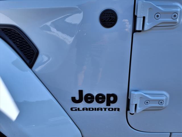2022 Jeep Gladiator Sport