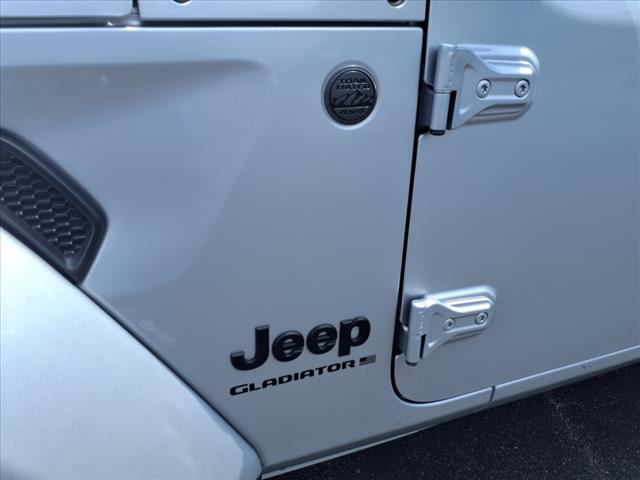 2023 Jeep Gladiator Sport