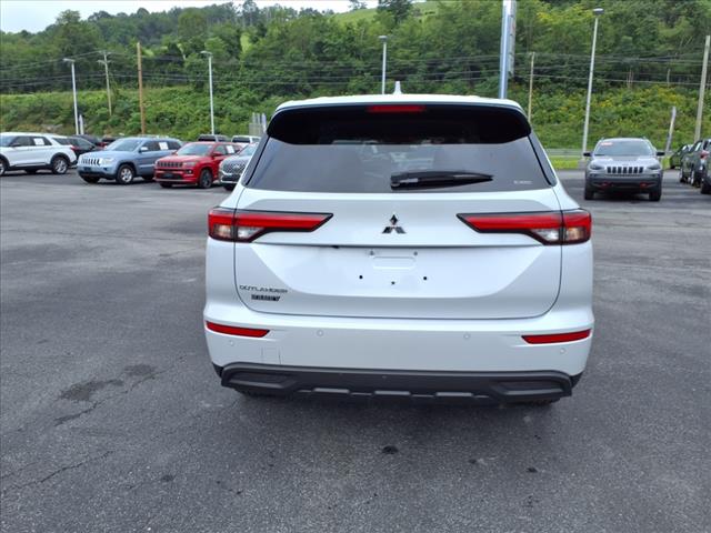 2024 Mitsubishi Outlander ES