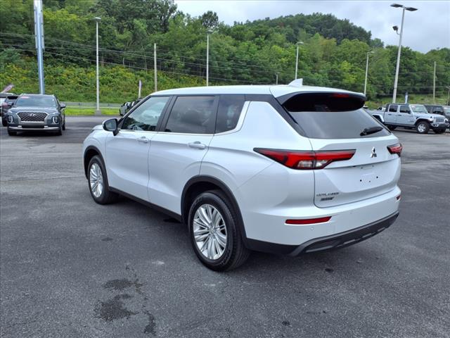 2024 Mitsubishi Outlander ES