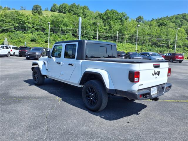 2022 Jeep Gladiator Sport