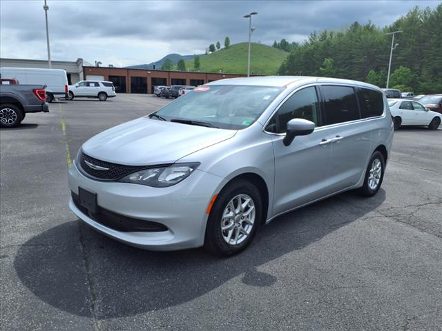 2023 Chrysler Voyager LX