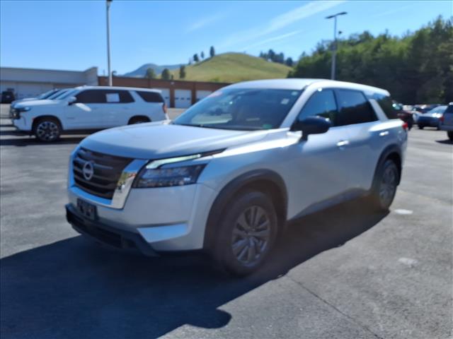 2024 Nissan Pathfinder S