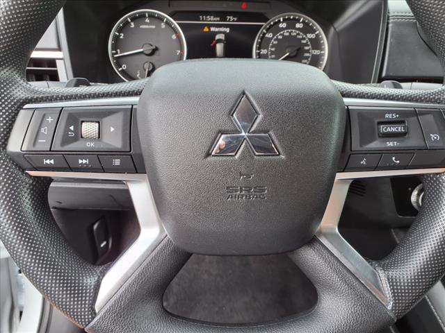 2024 Mitsubishi Outlander ES