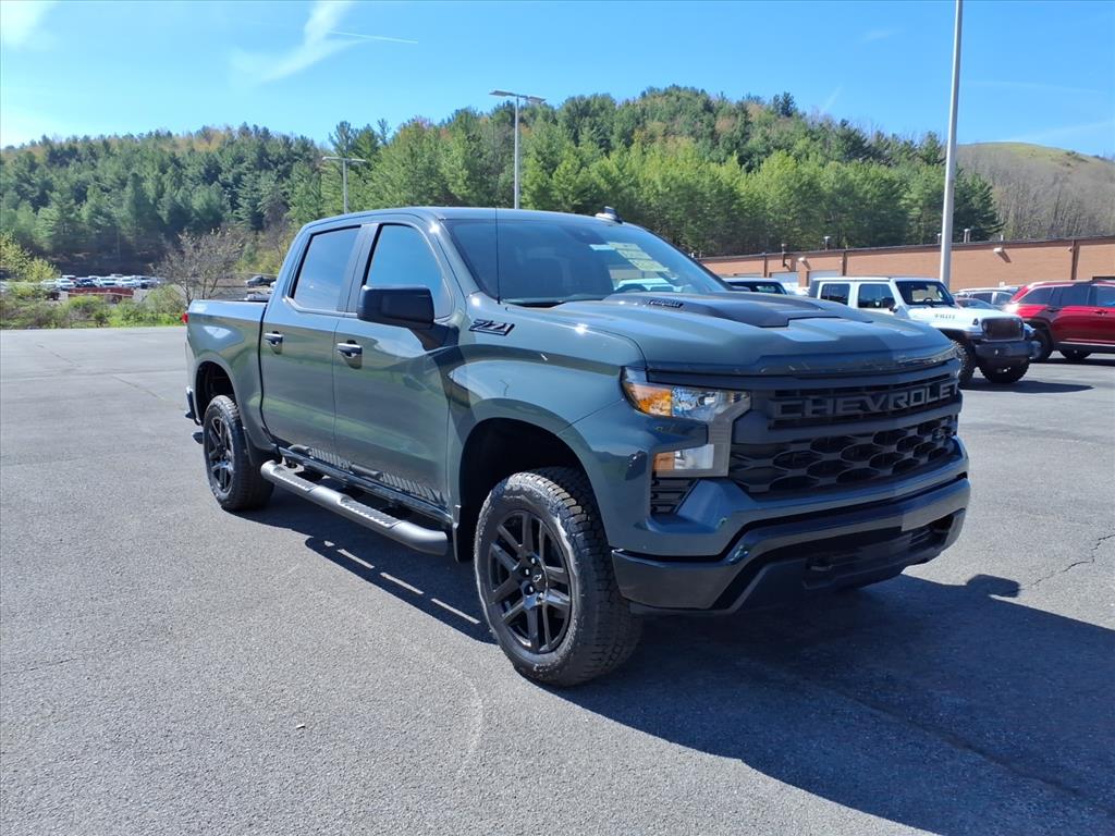 Cypress Gray Gbd 2026 Chevrolet Silverado 1500 Custom Trail Boss Crew Cab 4WD Pickup Truck Four-Wheel Drive 8-Speed Automatic