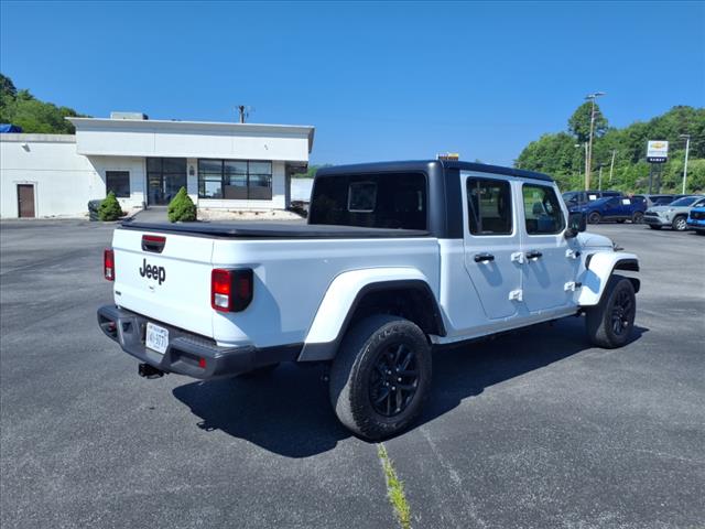 2022 Jeep Gladiator Sport