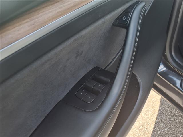 2024 Tesla Model Y Base
