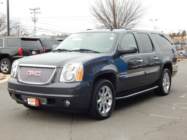 Preowned 2008 GMC Yukon XL Denali for sale by Jerry's Chevrolet, INC. in Leesburg, VA