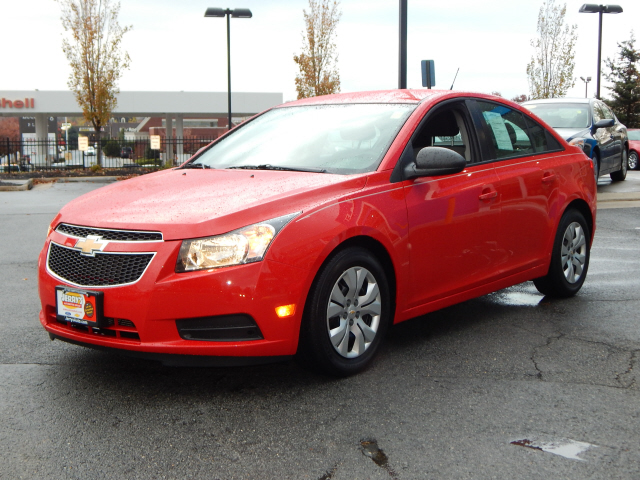 Preowned 2014 Chevrolet Cruze LS for sale by Jerry's Chevrolet, INC. in Leesburg, VA