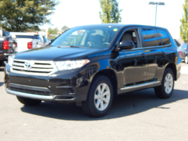 Preowned 2012 TOYOTA Highlander Base for sale by Jerry's Chevrolet, INC. in Leesburg, VA