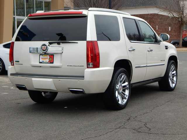 Preowned 2012 CADILLAC Escalade Platinum Edition  DVD Nav for sale by Jerry's Chevrolet, INC. in Leesburg, VA