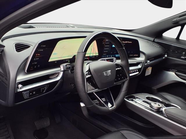2024 Cadillac LYRIQ Luxury 2