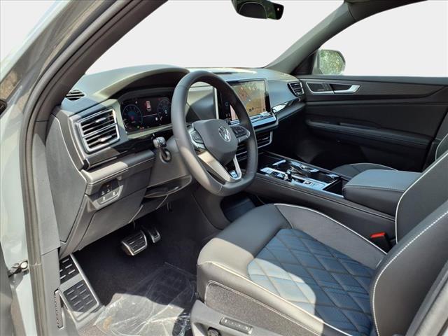 2025 Volkswagen Atlas Cross Sport 2.0T SEL Premium R-Line