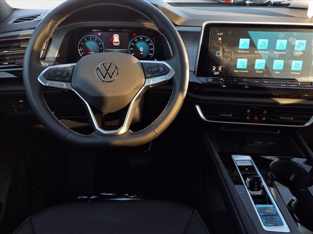 2025 Volkswagen Atlas Cross Sport 2.0T SE w/Technology