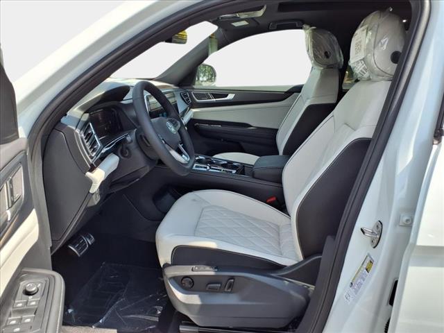 2025 Volkswagen Atlas Cross Sport 2.0T SEL Premium R-Line