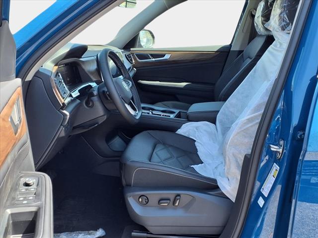 2025 Volkswagen Atlas 2.0T SE