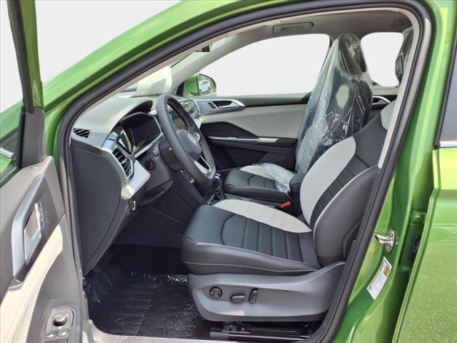 2025 Volkswagen Taos 1.5T SEL