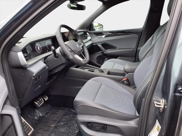 2025 Volkswagen Tiguan 2.0T SE R-Line Black